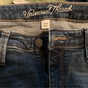 Mid rise jeans only worn twice.